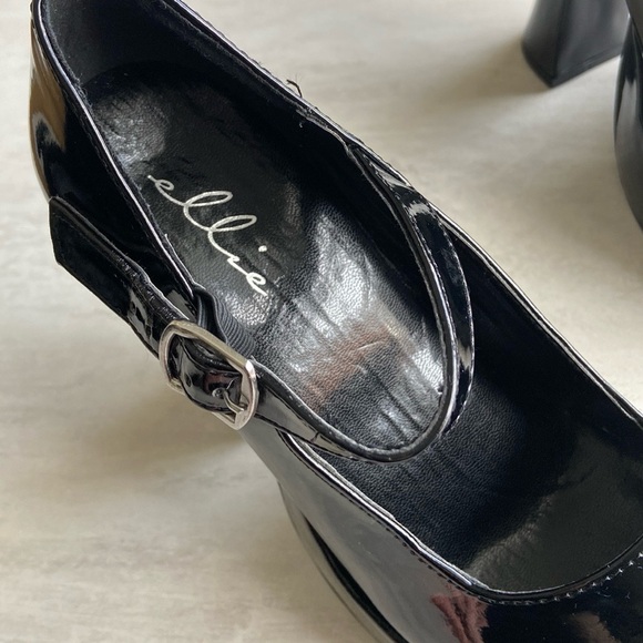 ELLIE Shoes - Picture 2 of 14